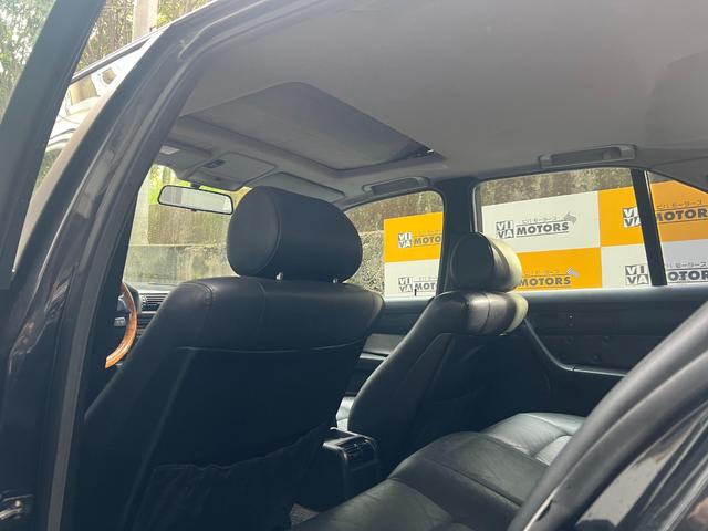 板金塗装、内装リペア、ヘッドライトコーティング、ボディコーティング、レザーシートリペア、フィルム貼り、全て自社で行ってます！お気軽にご相談下さい。