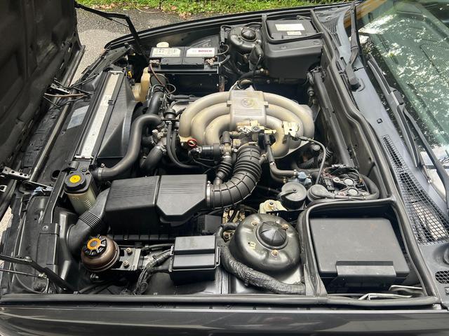 掲載車両のほとんどは、入庫したままの状態です。内外装、ご注文いただいてからキレイにします。外装の目立つキズや塗装のハゲなど修理費用は総額に含んでおります。