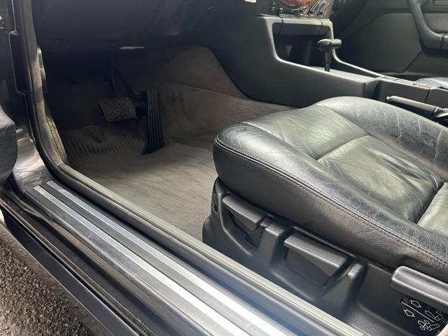 当店は自社整備工場完備！オイル交換やブレーキパッド交換はもちろん、クラッチ交換や各所オイル漏れ修理、エンジンのかからないお車の修理も行ってます。