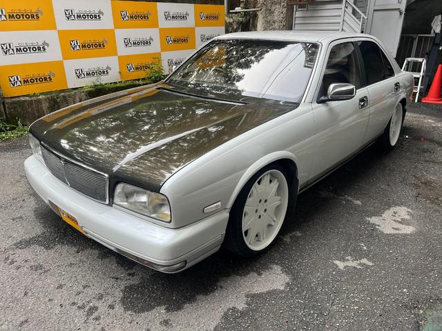 シーマ ４１Ｌ　レザーシート　電動シート　カーボンボンネット　ＷＯＲＫ　ＶＡＲＩＡＮＺＡ　１９インチアルミ　車高調　リアトーコントロールロッド　Ｋ－ＢＲＥＡＫマフラー　ＬＥＤテールランプ（2枚目）