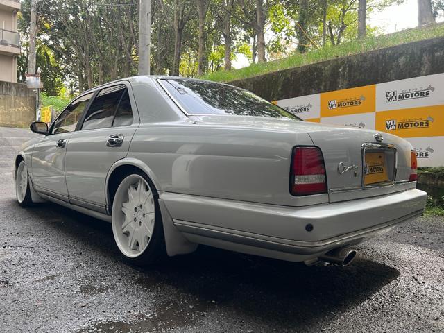 シーマ ４１Ｌ　レザーシート　電動シート　カーボンボンネット　ＷＯＲＫ　ＶＡＲＩＡＮＺＡ　１９インチアルミ　車高調　リアトーコントロールロッド　Ｋ－ＢＲＥＡＫマフラー　ＬＥＤテールランプ（9枚目）