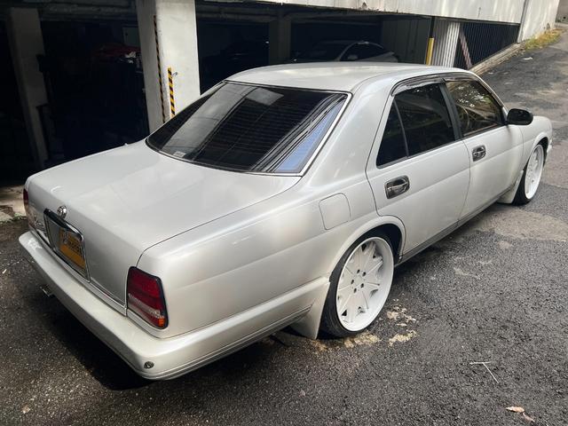 シーマ ４１Ｌ　レザーシート　電動シート　カーボンボンネット　ＷＯＲＫ　ＶＡＲＩＡＮＺＡ　１９インチアルミ　車高調　リアトーコントロールロッド　Ｋ－ＢＲＥＡＫマフラー　ＬＥＤテールランプ（14枚目）