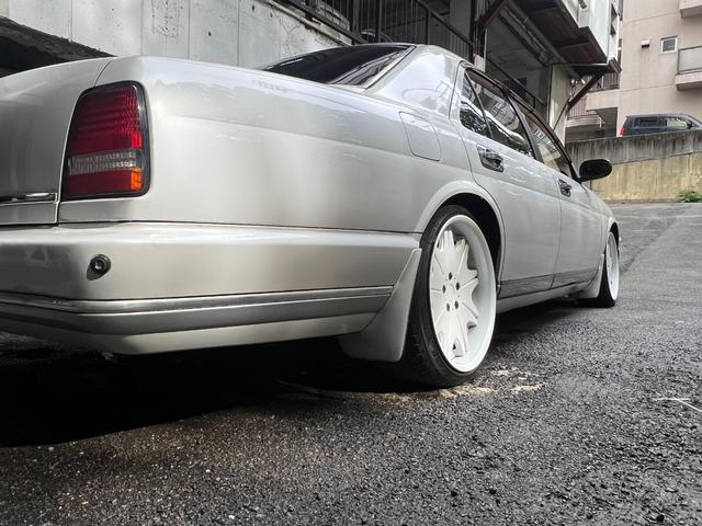 シーマ ４１Ｌ　レザーシート　電動シート　カーボンボンネット　ＷＯＲＫ　ＶＡＲＩＡＮＺＡ　１９インチアルミ　車高調　リアトーコントロールロッド　Ｋ－ＢＲＥＡＫマフラー　ＬＥＤテールランプ（29枚目）