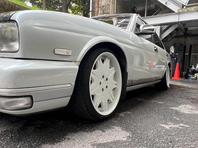 シーマ ４１Ｌ　レザーシート　電動シート　カーボンボンネット　ＷＯＲＫ　ＶＡＲＩＡＮＺＡ　１９インチアルミ　車高調　リアトーコントロールロッド　Ｋ－ＢＲＥＡＫマフラー　ＬＥＤテールランプ（31枚目）