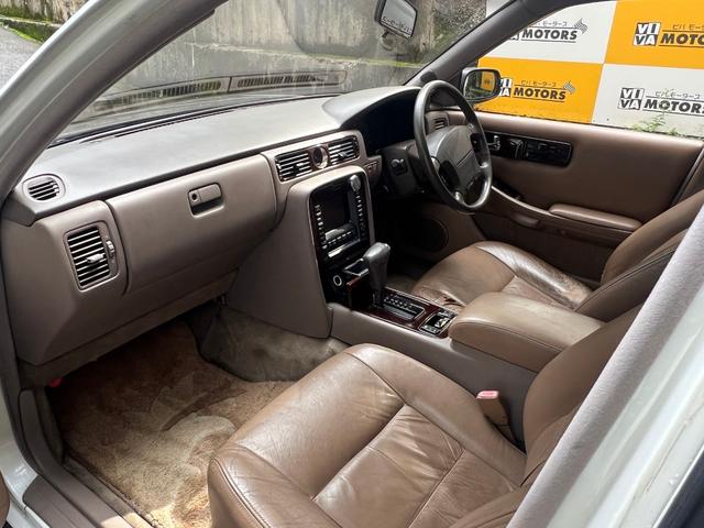 シーマ ４１Ｌ　レザーシート　電動シート　カーボンボンネット　ＷＯＲＫ　ＶＡＲＩＡＮＺＡ　１９インチアルミ　車高調　リアトーコントロールロッド　Ｋ－ＢＲＥＡＫマフラー　ＬＥＤテールランプ（34枚目）