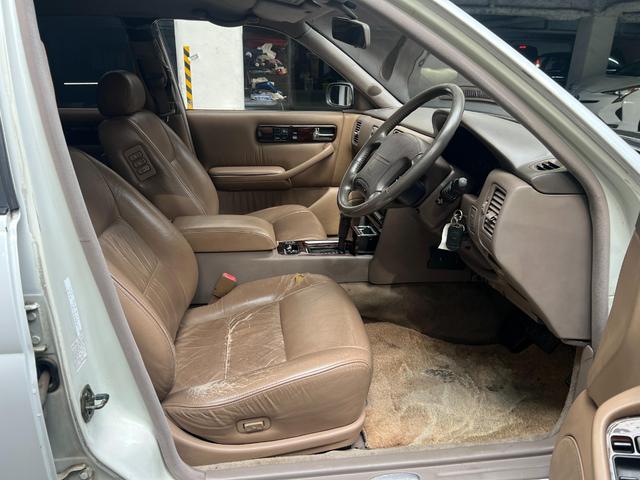 シーマ ４１Ｌ　レザーシート　電動シート　カーボンボンネット　ＷＯＲＫ　ＶＡＲＩＡＮＺＡ　１９インチアルミ　車高調　リアトーコントロールロッド　Ｋ－ＢＲＥＡＫマフラー　ＬＥＤテールランプ（43枚目）