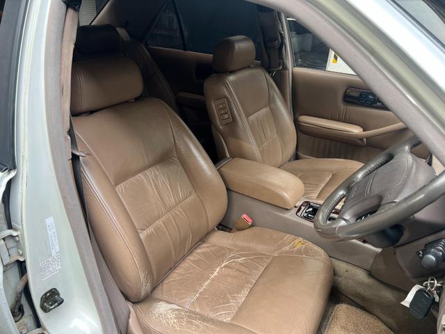 シーマ ４１Ｌ　レザーシート　電動シート　カーボンボンネット　ＷＯＲＫ　ＶＡＲＩＡＮＺＡ　１９インチアルミ　車高調　リアトーコントロールロッド　Ｋ－ＢＲＥＡＫマフラー　ＬＥＤテールランプ（44枚目）