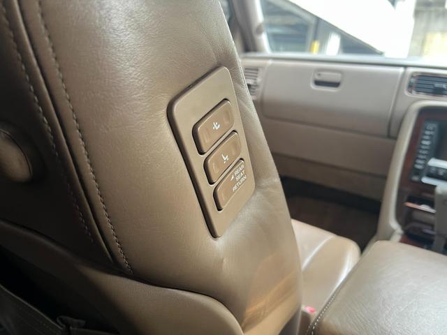 シーマ ４１Ｌ　レザーシート　電動シート　カーボンボンネット　ＷＯＲＫ　ＶＡＲＩＡＮＺＡ　１９インチアルミ　車高調　リアトーコントロールロッド　Ｋ－ＢＲＥＡＫマフラー　ＬＥＤテールランプ（45枚目）