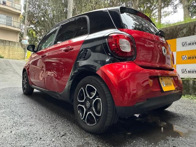 スマートフォーフォー プライム　プライム　黒革シート　パノラマルーフ　パナソニックナビＣＮ－Ｇ１１００ＶＤ　バックモニター　１５インチ純正アルミ　純正フロアマット（7枚目）