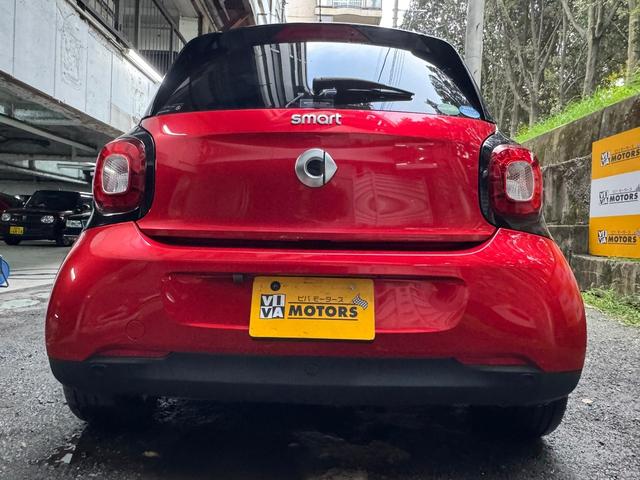 スマートフォーフォー プライム　プライム　黒革シート　パノラマルーフ　パナソニックナビＣＮ－Ｇ１１００ＶＤ　バックモニター　１５インチ純正アルミ　純正フロアマット（9枚目）