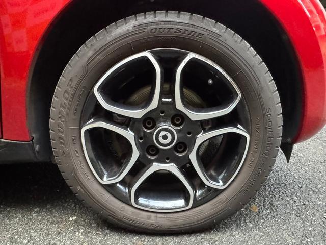 スマートフォーフォー プライム　プライム　黒革シート　パノラマルーフ　パナソニックナビＣＮ－Ｇ１１００ＶＤ　バックモニター　１５インチ純正アルミ　純正フロアマット（27枚目）