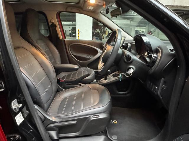 スマートフォーフォー プライム　プライム　黒革シート　パノラマルーフ　パナソニックナビＣＮ－Ｇ１１００ＶＤ　バックモニター　１５インチ純正アルミ　純正フロアマット（29枚目）