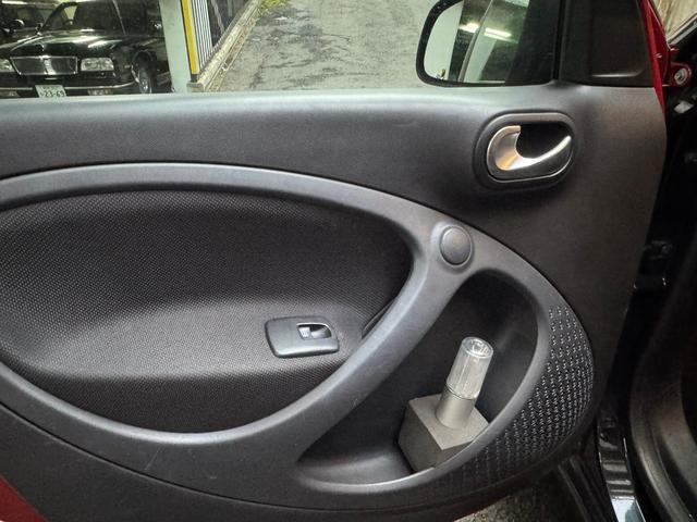 スマートフォーフォー プライム　プライム　黒革シート　パノラマルーフ　パナソニックナビＣＮ－Ｇ１１００ＶＤ　バックモニター　１５インチ純正アルミ　純正フロアマット（31枚目）