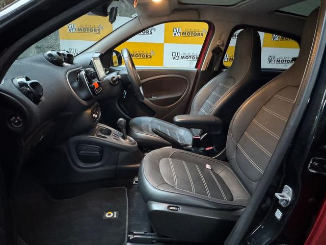 スマートフォーフォー プライム　プライム　黒革シート　パノラマルーフ　パナソニックナビＣＮ－Ｇ１１００ＶＤ　バックモニター　１５インチ純正アルミ　純正フロアマット（43枚目）