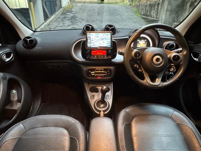 スマートフォーフォー プライム　プライム　黒革シート　パノラマルーフ　パナソニックナビＣＮ－Ｇ１１００ＶＤ　バックモニター　１５インチ純正アルミ　純正フロアマット（45枚目）