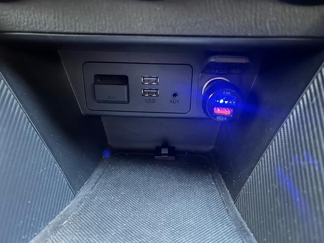 デミオ ＸＤツーリング　６ＭＴ　ディーゼルターボ　プッシュスタート　スマートキー２本　アイドリングストップ　スマートシティブレーキサポート　ヘッドアップディスプレイ　ビルトインＥＴＣ　１６インチアルミ　カラーバックモニター（52枚目）