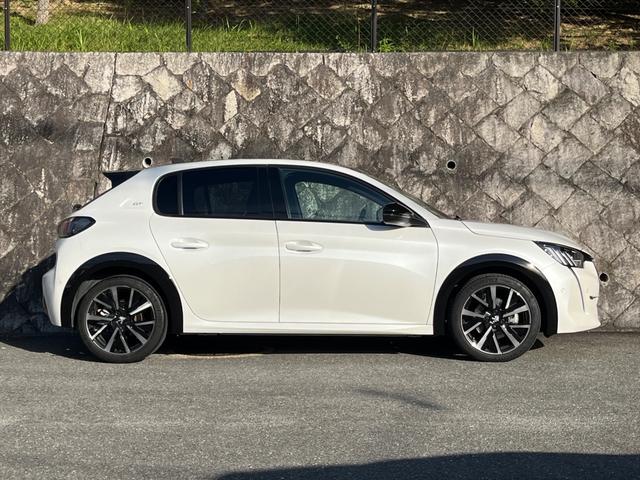 208 GT 2年保証 新シフト シートヒーター 8速AT パドルシフト 純正デジタルインナーミラー ドラレコ ETC スマートキー LEDライト AppleCarPlay アクティブクルーズコントロール 禁煙車(5枚目)