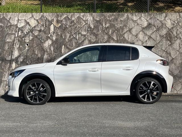 208 GT 2年保証 新シフト シートヒーター 8速AT パドルシフト 純正デジタルインナーミラー ドラレコ ETC スマートキー LEDライト AppleCarPlay アクティブクルーズコントロール 禁煙車(8枚目)