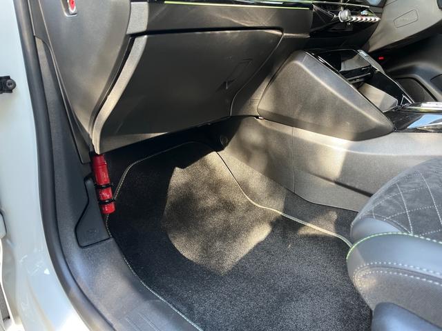 208 GT 2年保証 新シフト シートヒーター 8速AT パドルシフト 純正デジタルインナーミラー ドラレコ ETC スマートキー LEDライト AppleCarPlay アクティブクルーズコントロール 禁煙車(22枚目)