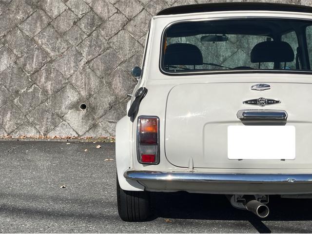 ＭＩＮＩ クーパー　４速クイックシフトＭＴ　センターマフラー　社外サスペンション　１２インチホイール　ウッドステアリング　ＥＴＣ車載器　新品タイヤ交換後納車（15枚目）