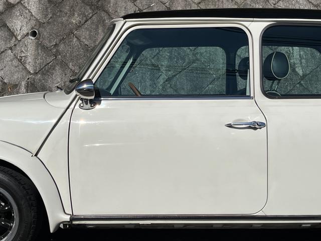 ＭＩＮＩ クーパー　４速クイックシフトＭＴ　センターマフラー　社外サスペンション　１２インチホイール　ウッドステアリング　ＥＴＣ車載器　新品タイヤ交換後納車（36枚目）