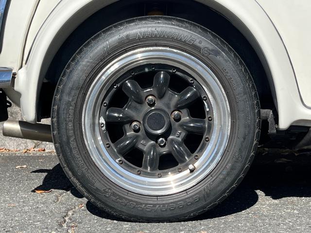ＭＩＮＩ クーパー　４速クイックシフトＭＴ　センターマフラー　社外サスペンション　１２インチホイール　ウッドステアリング　ＥＴＣ車載器　新品タイヤ交換後納車（43枚目）