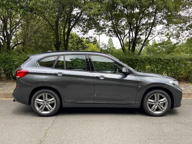 Ｘ１ ｘＤｒｉｖｅ　１８ｄ　Ｍスポーツ　Ｘ１　ｘＤｒｉｖｅ　１８ｄ　Ｍスポーツ　ＡＣＴＩＶＥ＋ＰＫＧ　ミネラルグレー　ハーフレザーシート　パワーシート　バックカメラ　電動リアゲート　純正１８インチホイール（3枚目）