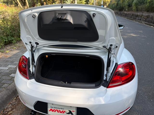 ザ・ビートル・カブリオレ ベースグレード レザーシート 純正OPアルミホイール バックカメラ シートヒーター クルーズコントロール(8枚目)