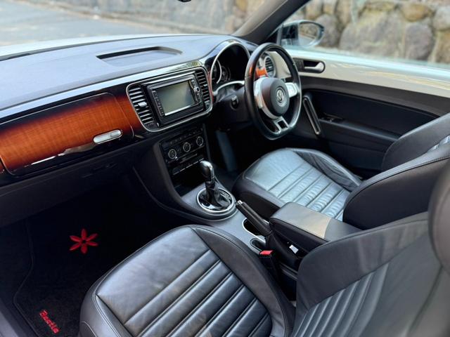 ザ・ビートル・カブリオレ ベースグレード レザーシート 純正OPアルミホイール バックカメラ シートヒーター クルーズコントロール(11枚目)