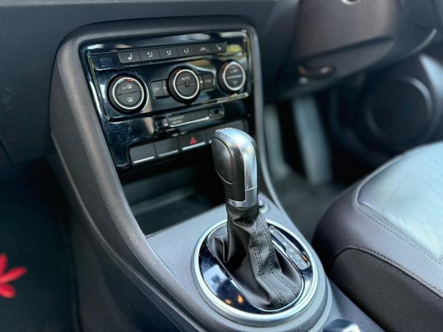 ザ・ビートル・カブリオレ ベースグレード レザーシート 純正OPアルミホイール バックカメラ シートヒーター クルーズコントロール(14枚目)