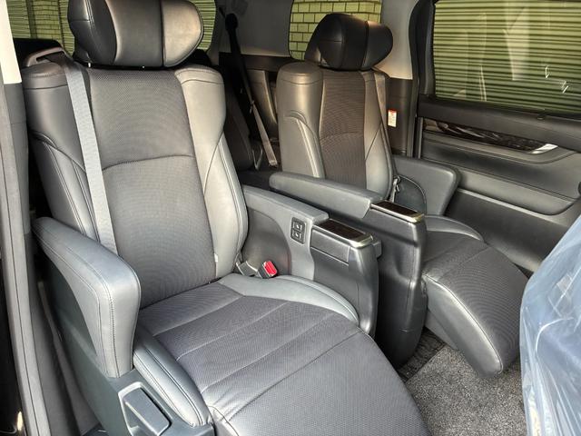 アルファード ２．５Ｓ　Ｃパッケージ　メーカーナビ装着サンルーフ付（11枚目）