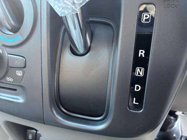 エブリイ ＰＡリミテッド　６型パートタイム４ＷＤスズキセーフティーサポート届出済未使用車（11枚目）