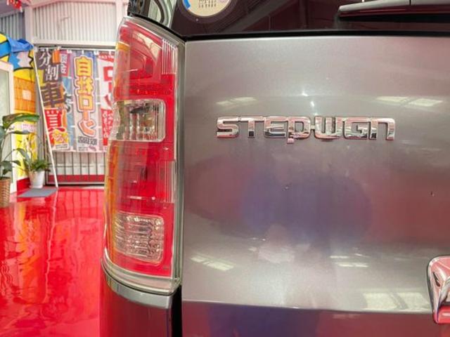 ステップワゴン Ｇ　Ｌパッケージ　三列シート　両側電動スライドドア付き　フルフラット　ウォークスルー　盗難防止システム　衝突安全ボディパワーステアリング　パワーウィンドウ　ダブルエアコン　運転席エアバック　助手席エアバッグ（17枚目）