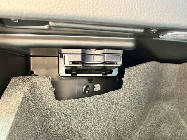 ＧＬＡクラス ＧＬＡ１８０　ドライブレコーダー　ＥＴＣ　バックカメラ　クリアランスソナー　オートクルーズコントロール　パワーシート　衝突被害軽減システム　サンルーフ　ナビ　ＴＶ　オートライト　ＬＥＤヘッドランプ　電動リアゲート（7枚目）
