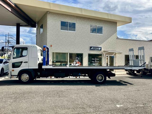 ヒノレンジャー 積載車　キャリアカー　ローダー　レッカー　ＭＴ　レーンアシスト　ＥＴＣ　ナビ　ＴＶ　アイドリングストップ　オートマチックハイビーム　オートライト　ＥＳＣ　エアコン　パワーウィンドウ　ＣＤ　ＵＳＢ（4枚目）