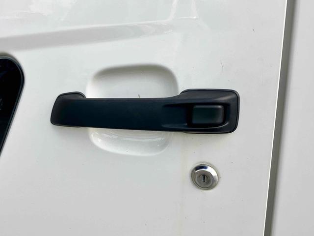 ヒノレンジャー 積載車　キャリアカー　ローダー　レッカー　ＭＴ　レーンアシスト　ＥＴＣ　ナビ　ＴＶ　アイドリングストップ　オートマチックハイビーム　オートライト　ＥＳＣ　エアコン　パワーウィンドウ　ＣＤ　ＵＳＢ（13枚目）