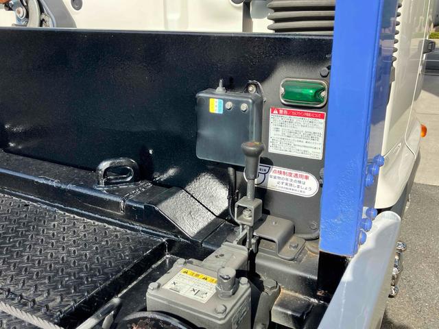 ヒノレンジャー 積載車　キャリアカー　ローダー　レッカー　ＭＴ　レーンアシスト　ＥＴＣ　ナビ　ＴＶ　アイドリングストップ　オートマチックハイビーム　オートライト　ＥＳＣ　エアコン　パワーウィンドウ　ＣＤ　ＵＳＢ（22枚目）