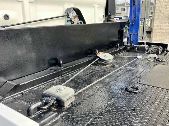 ヒノレンジャー 積載車　キャリアカー　ローダー　レッカー　ＭＴ　レーンアシスト　ＥＴＣ　ナビ　ＴＶ　アイドリングストップ　オートマチックハイビーム　オートライト　ＥＳＣ　エアコン　パワーウィンドウ　ＣＤ　ＵＳＢ（24枚目）