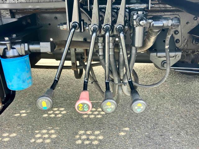 ヒノレンジャー 積載車　キャリアカー　ローダー　レッカー　ＭＴ　レーンアシスト　ＥＴＣ　ナビ　ＴＶ　アイドリングストップ　オートマチックハイビーム　オートライト　ＥＳＣ　エアコン　パワーウィンドウ　ＣＤ　ＵＳＢ（25枚目）