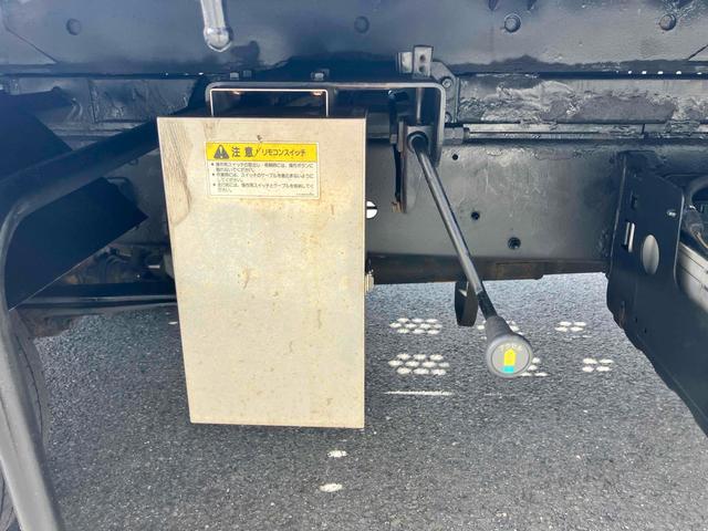 ヒノレンジャー 積載車　キャリアカー　ローダー　レッカー　ＭＴ　レーンアシスト　ＥＴＣ　ナビ　ＴＶ　アイドリングストップ　オートマチックハイビーム　オートライト　ＥＳＣ　エアコン　パワーウィンドウ　ＣＤ　ＵＳＢ（28枚目）