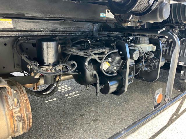 ヒノレンジャー 積載車　キャリアカー　ローダー　レッカー　ＭＴ　レーンアシスト　ＥＴＣ　ナビ　ＴＶ　アイドリングストップ　オートマチックハイビーム　オートライト　ＥＳＣ　エアコン　パワーウィンドウ　ＣＤ　ＵＳＢ（30枚目）