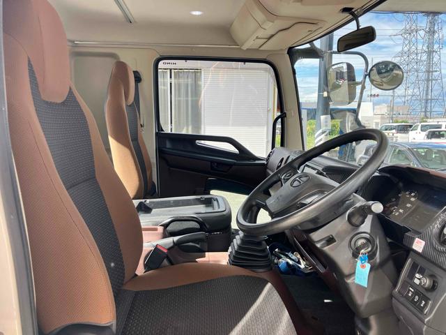 ヒノレンジャー 積載車　キャリアカー　ローダー　レッカー　ＭＴ　レーンアシスト　ＥＴＣ　ナビ　ＴＶ　アイドリングストップ　オートマチックハイビーム　オートライト　ＥＳＣ　エアコン　パワーウィンドウ　ＣＤ　ＵＳＢ（49枚目）