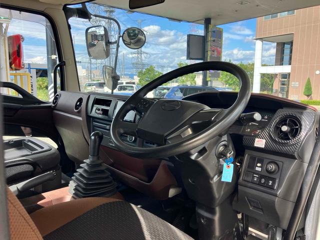 ヒノレンジャー 積載車　キャリアカー　ローダー　レッカー　ＭＴ　レーンアシスト　ＥＴＣ　ナビ　ＴＶ　アイドリングストップ　オートマチックハイビーム　オートライト　ＥＳＣ　エアコン　パワーウィンドウ　ＣＤ　ＵＳＢ（50枚目）