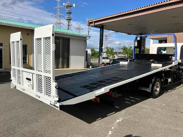 ヒノレンジャー 積載車　キャリアカー　ローダー　レッカー　ＭＴ　レーンアシスト　ＥＴＣ　ナビ　ＴＶ　アイドリングストップ　オートマチックハイビーム　オートライト　ＥＳＣ　エアコン　パワーウィンドウ　ＣＤ　ＵＳＢ（61枚目）