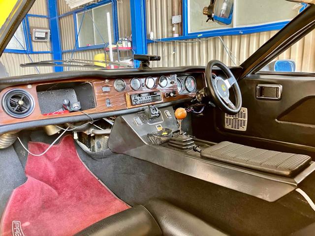 ヨーロッパ 　ドライブレコーダー　バックカメラ　ＭＴ　アルミホイール　カセット（5枚目）