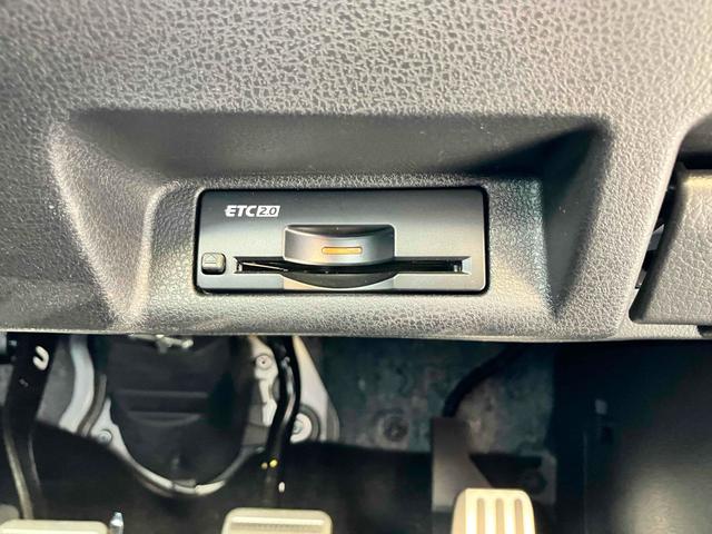 フェアレディZ バージョンST ドライブレコーダー バックカメラ ナビ TV クリアランスソナー オートクルーズコントロール 衝突被害軽減システム MT オートライト LEDヘッドランプ スマートキー 電動格納ミラー シートヒーター(9枚目)