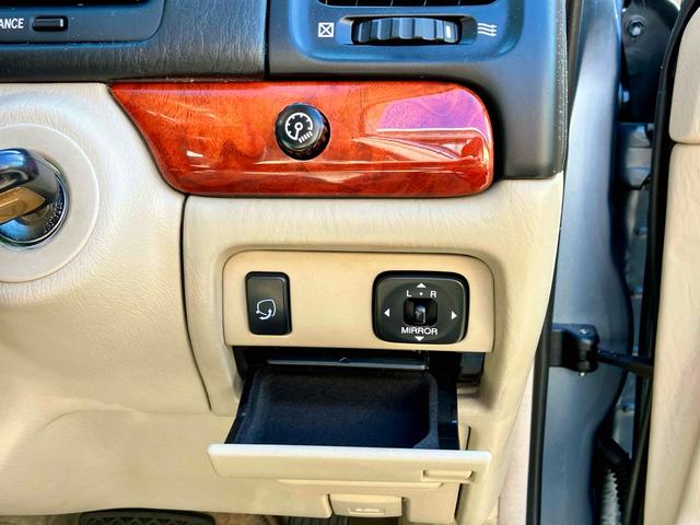 オリジン 　ドライブレコーダー　オートクルーズコントロール　バックカメラ　ナビ　アルミホイール　オートライト　ＡＴ　シートヒーター　キーレスエントリー　電動格納ミラー　盗難防止システム　パワーシート　ＣＤ（50枚目）