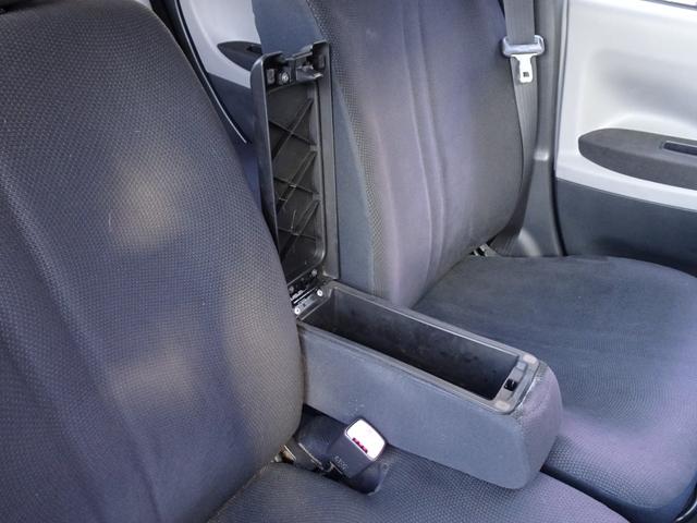 ソニカ Ｒ　平成１９年式　ターボ車　ＣＤオーディオ　スマートキー　スペアキー有り　１６インチアルミホイール（社外品「ＢＬＡＮＤＬＥ－ＬＩＮＥ」）　マニュアルエアコン　アームレストコンソールボックス　ドアバイザー（45枚目）