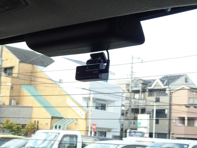 Ｎ－ＯＮＥ プレミアム・Ｌパッケージ　ナビ　バックカメラ　ＥＴＣ　前後ドラレコ　１４インチ純正アルミホイール　スマートキー　スペアキー有り　ＨＩＤヘッドライト　オートエアコン　ＵＳＢ接続　ＤＶＤ再生　横滑り防止装置　オートライト（5枚目）