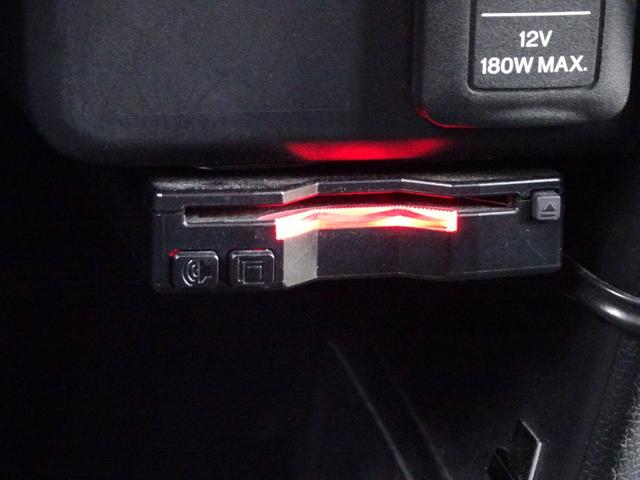 Ｎ－ＯＮＥ プレミアム・Ｌパッケージ　ナビ　バックカメラ　ＥＴＣ　前後ドラレコ　１４インチ純正アルミホイール　スマートキー　スペアキー有り　ＨＩＤヘッドライト　オートエアコン　ＵＳＢ接続　ＤＶＤ再生　横滑り防止装置　オートライト（6枚目）